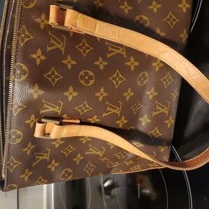 Louis-vuitton mezzo tote bag final day available!!!   NO LOW BALL OFFERS Please